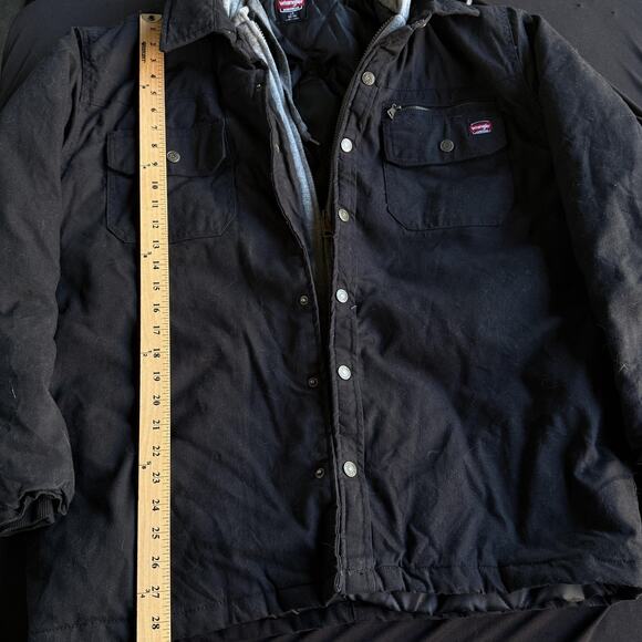 Wrangler Workwear Jacket Mens Large Black Hooded Canvas Quilted Lined Shacket - Picture 8 of 8